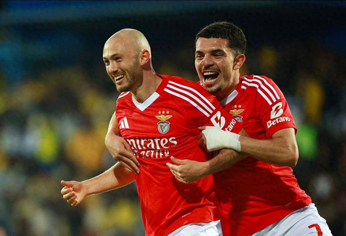 开云体育app下载-关于风云突变!拜仁慕尼黑加时末段豪取连胜;葡超版图或变;气氛紧张;轮换策略成焦点的信息